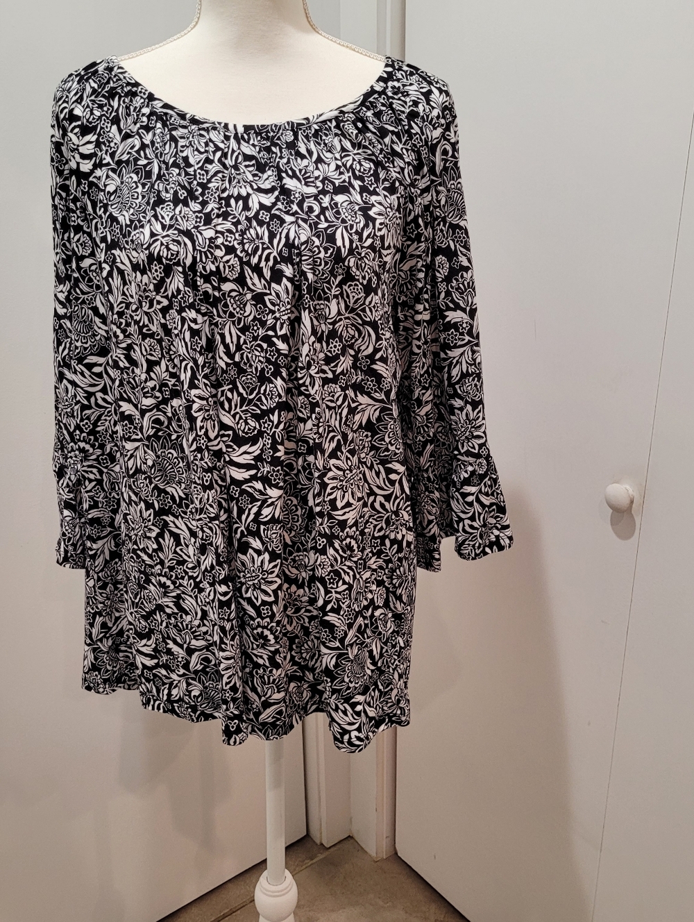 Michael Kors 1X Ladies Blouse Black And White Floral